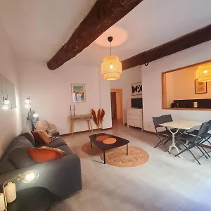 Appartement Intra Muros Avec Cour Privee, Avignon